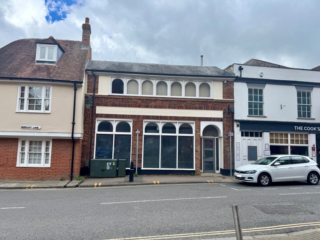 Lot: 93 - CITY CENTRE COMMERCIAL BUILDING WITH POTENTIAL - Front of property